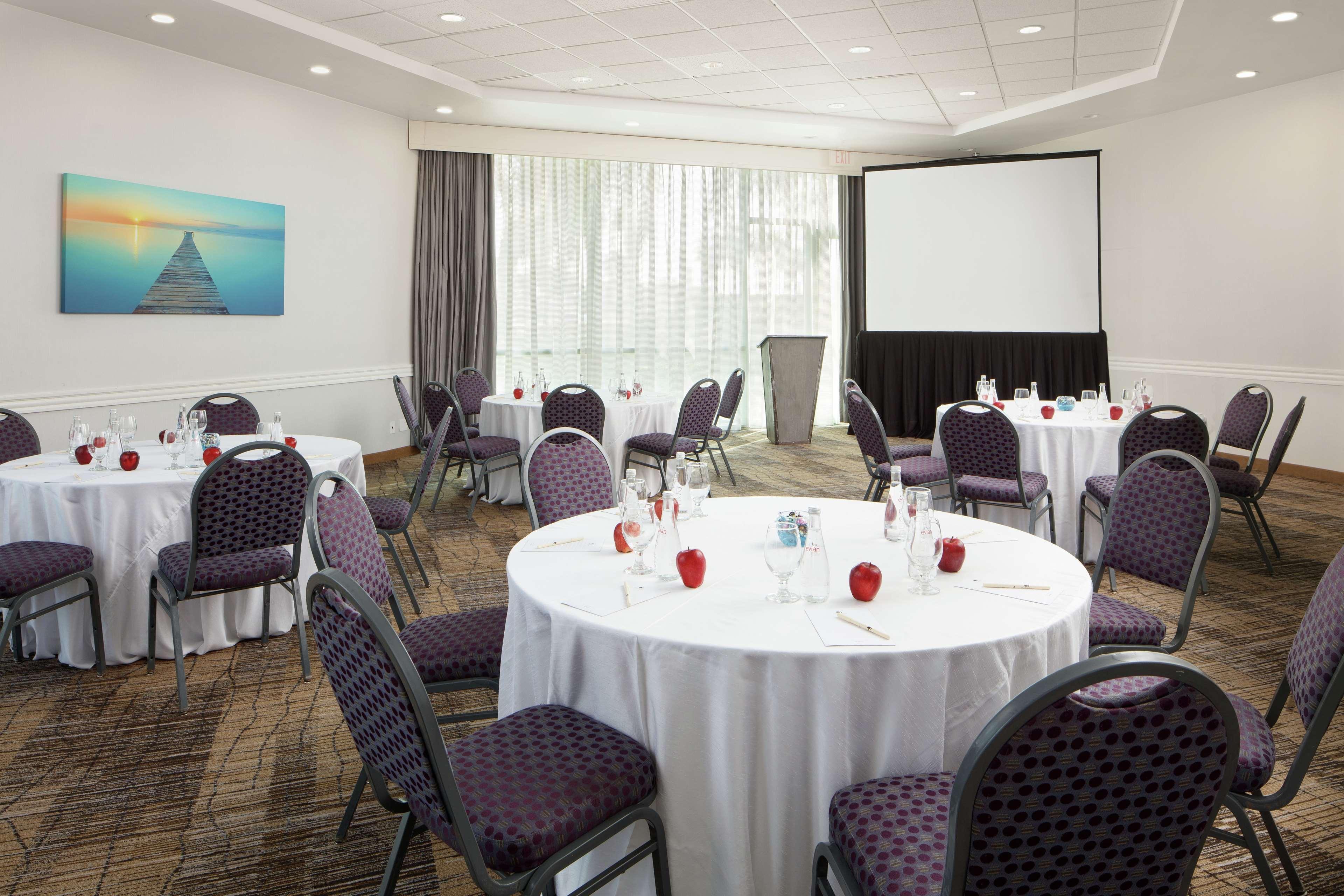 Doubletree By Hilton San Diego Hotel Circle Ngoại thất bức ảnh